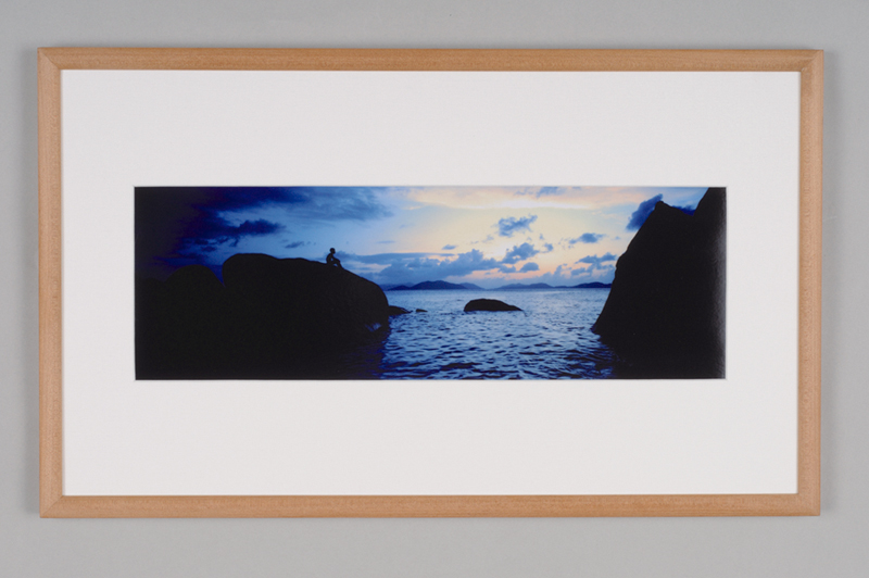 <b>Harry De Zitter氏の作品。左から「Virgin Islands」、「Belgium Farm Road」</b>