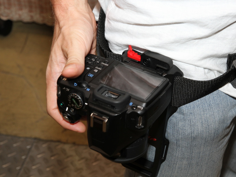 <b>カメラを装着したところ。ロック機構を備える</b>