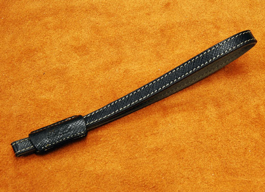 <b>エンボブラック</b>