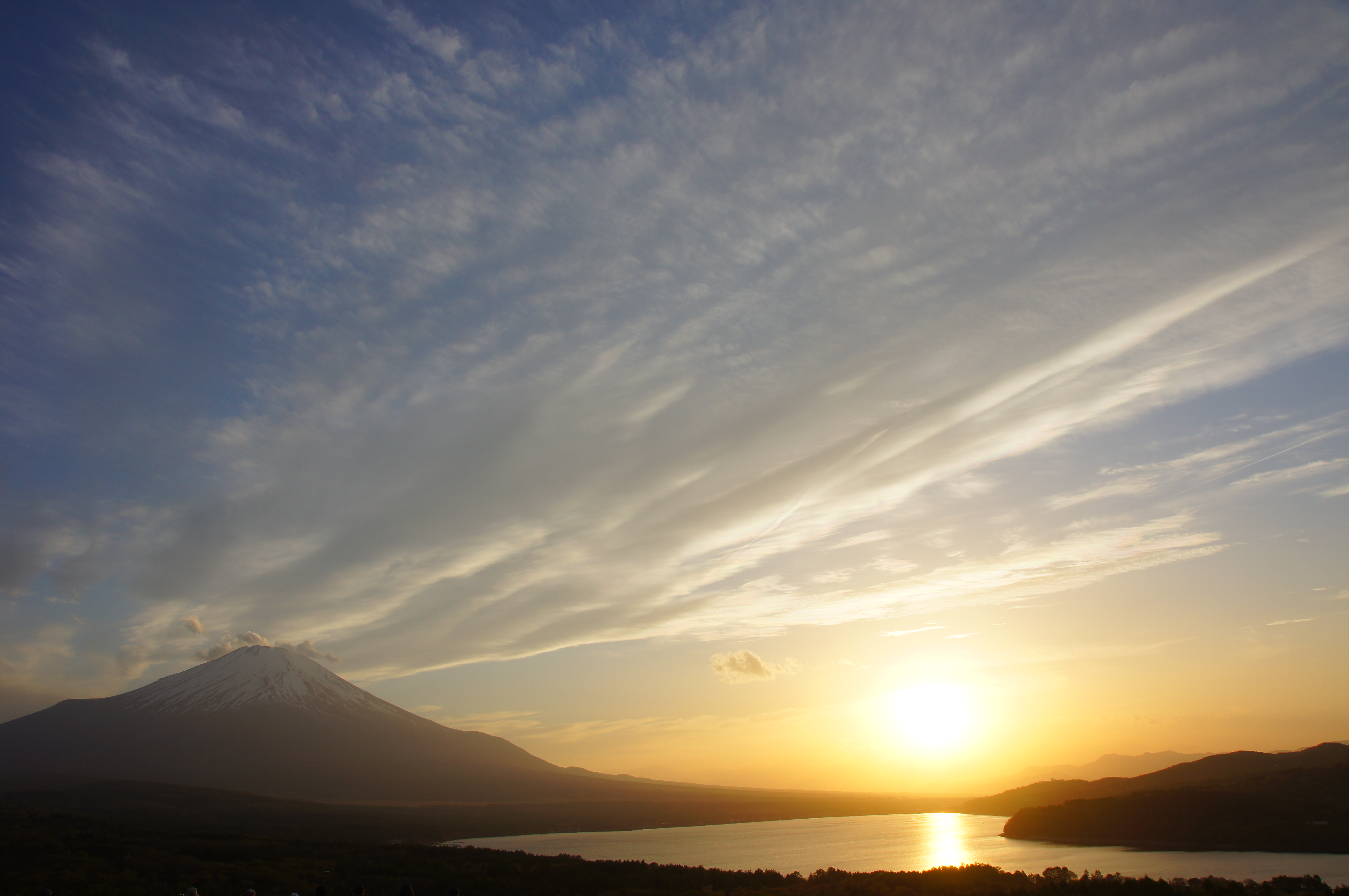 <b>α55 / DT 16-80mm F3.5-4.5 ZA / 4,912×3,264 / 1/320秒 / F8 / +0.7EV / ISO100 / 絞り優先AE / WB:オート / 16mm</b>