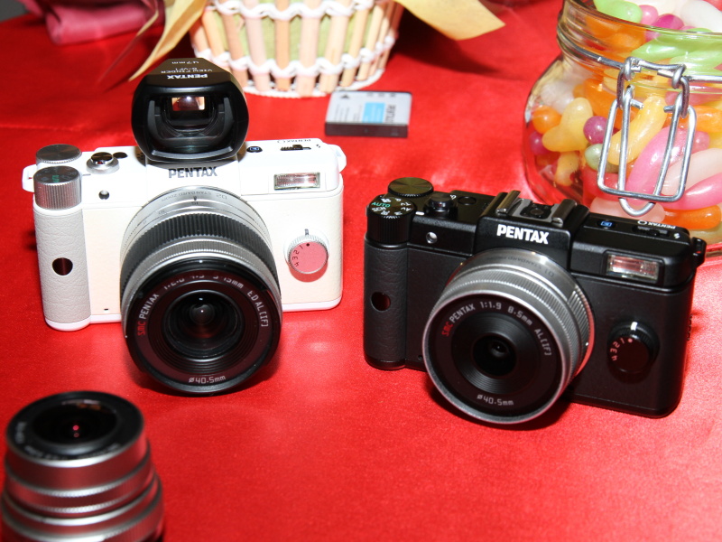 <b>PENTAX Q</b>
