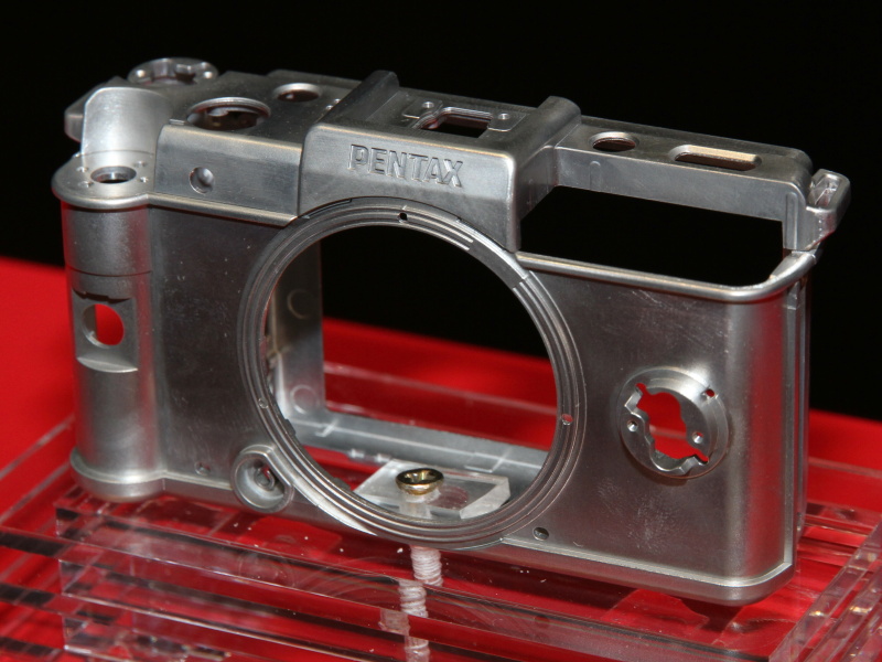 <b>マグネシウムボディを採用</b>