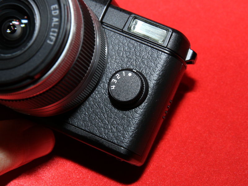 <b>クイックダイヤルにはエフェクトやアスペクト比変更などを割り当てられる</b>