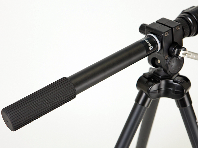 <b>グリップに至るパイプを“パン棒”と考えることができる。動画撮影ではこのパン棒が長いために、比較的ゆっくりとした操作が可能になっている</b>