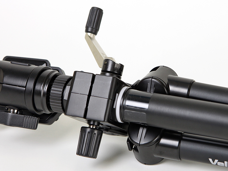 <b>クランクは倒して収納可能</b>