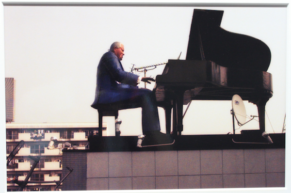 <b>「Pianist on the Roof 屋上のピアニスト」（『潮』1995年8月号）</b>