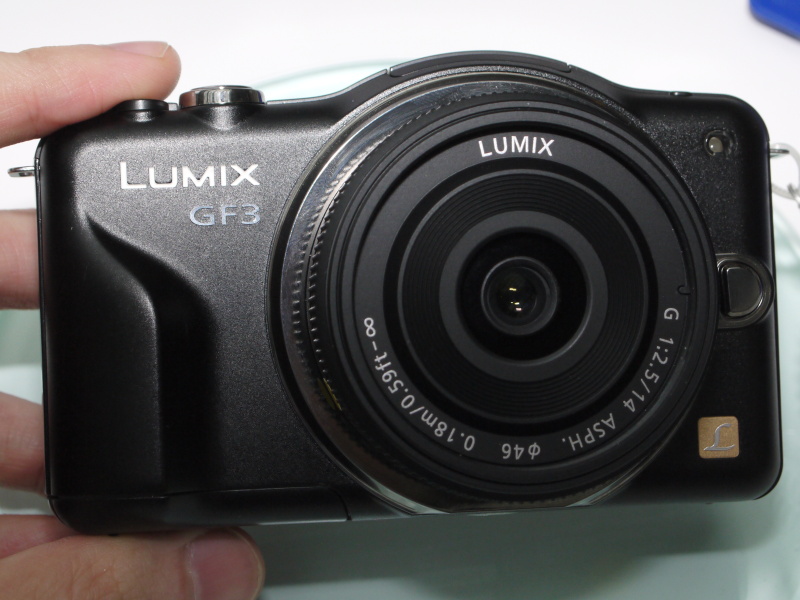 <b>DMC-GF3（エスプリブラック）</b>