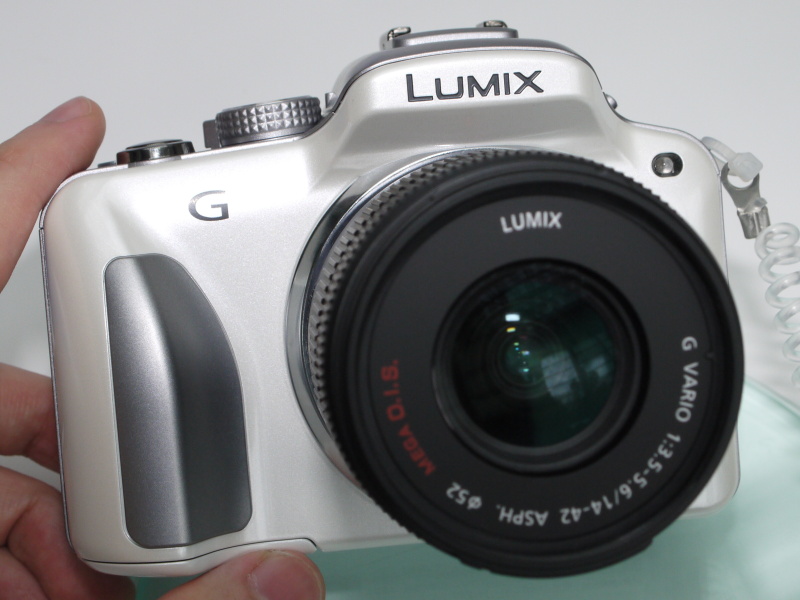 <b>DMC-G3（シェルホワイト）</b>
