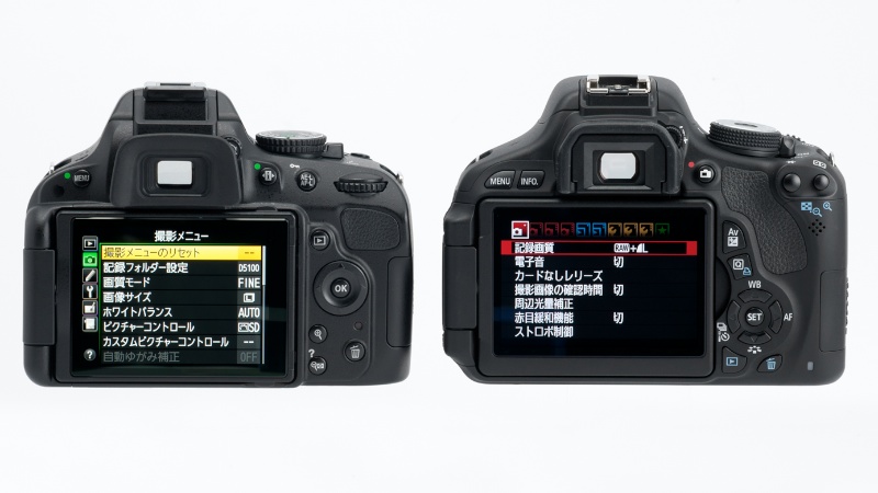 <b>両モデルともに横開きのバリアングル液晶モニターを搭載。EOS Kiss X5は3:2比率で104万ドット、D5100は4:3比率で92万ドット</b>