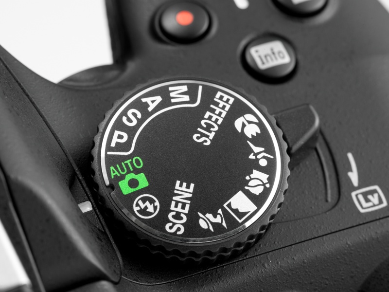 <b>【D5100】モードダイヤル。「AUTO」は全自動のオートモード</b>