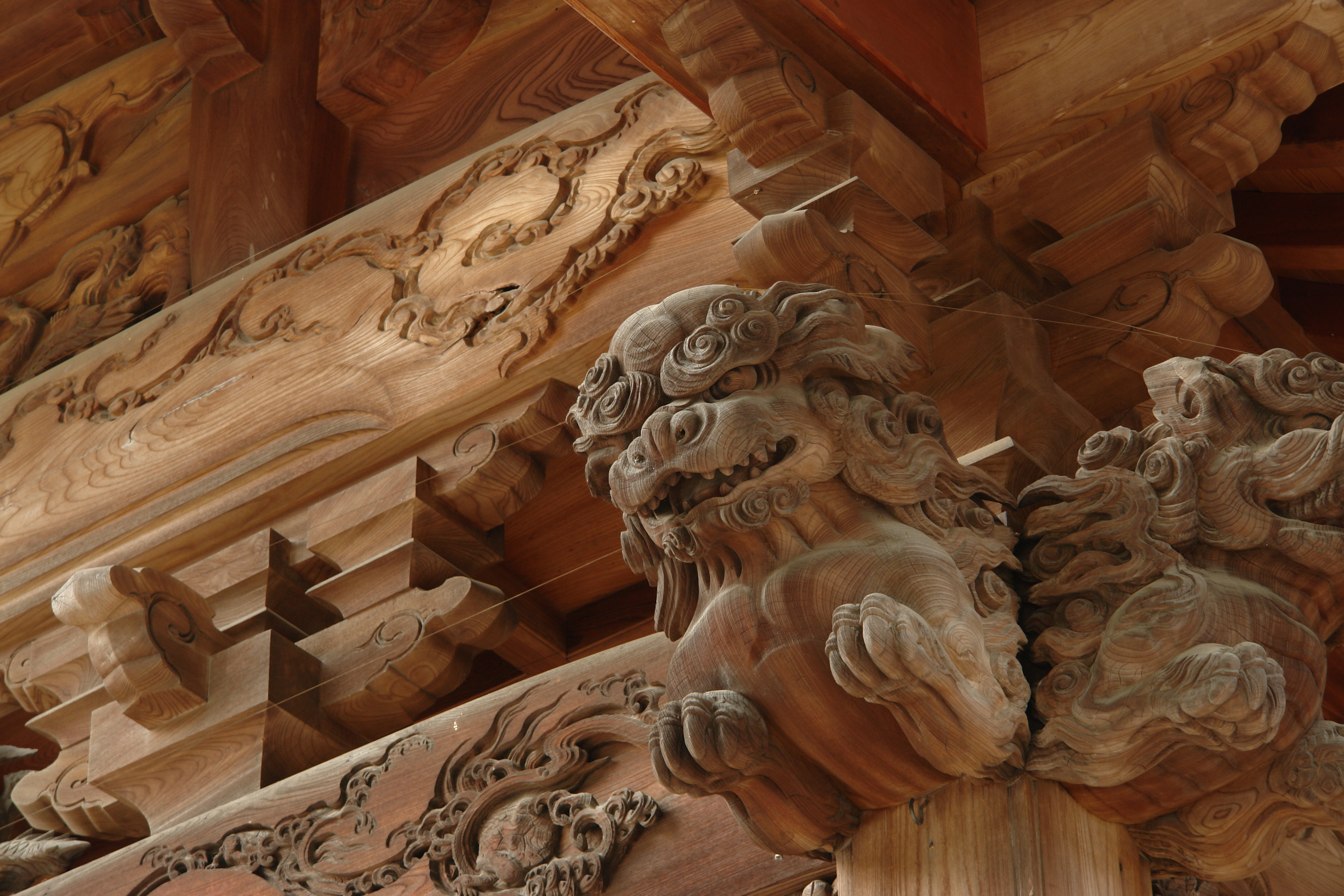 <b>望遠端 / DSC-R1 / 約4.3MB / 3,888×2,592 / 1/5秒 / F8 / 0.0EV / ISO160 / WB:太陽光 / 71.5mm</b>