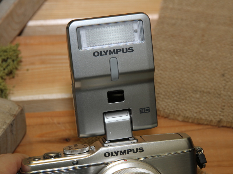 <b>E-P3に装着したところ</b>