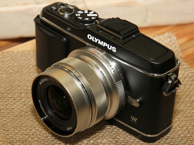 <b>E-P3に装着</b>