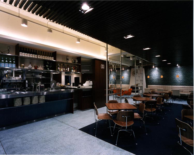 <b>246 CAFE<>BOOK（青山）</b>