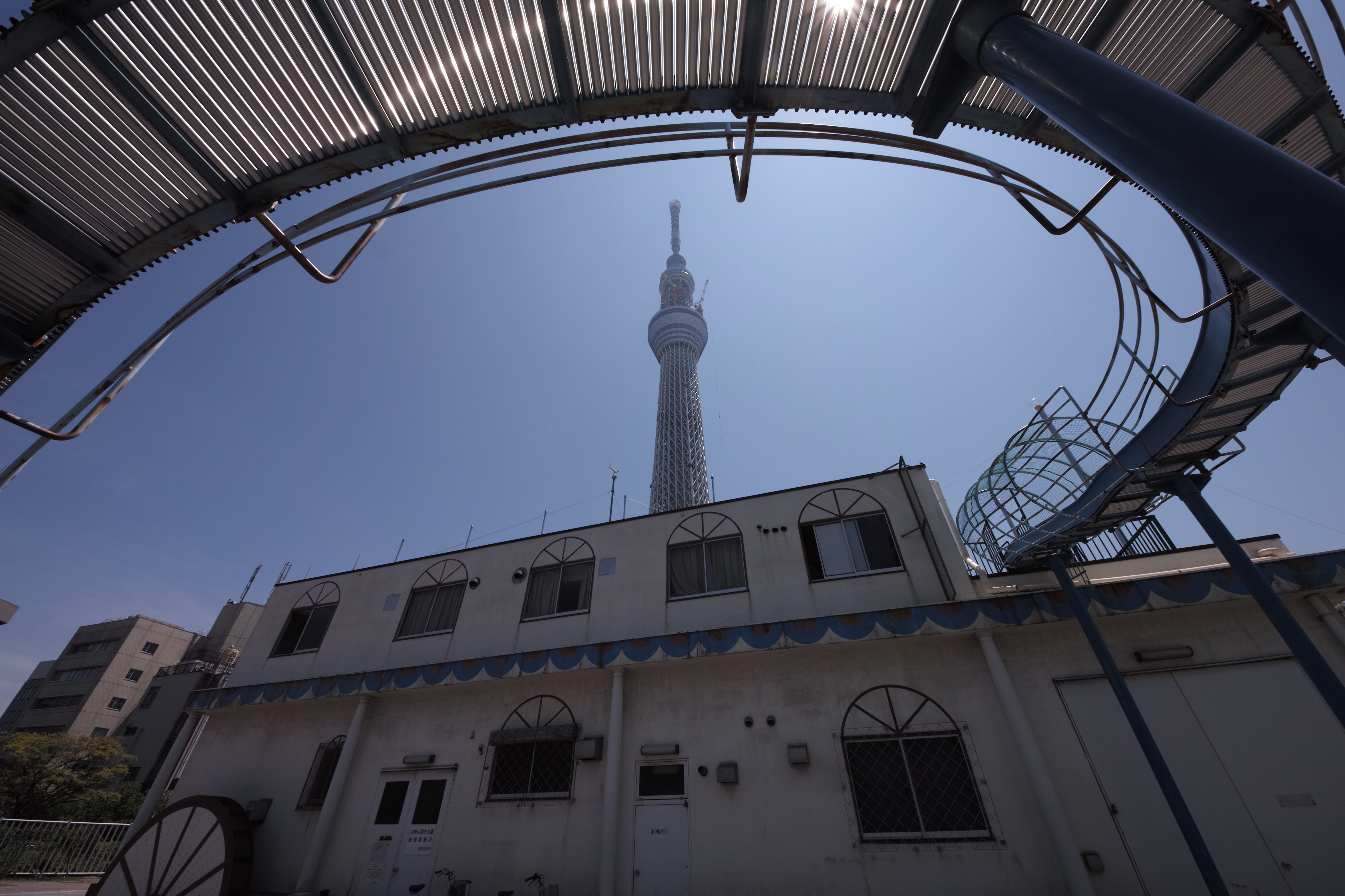 <b>JPEG（RAW+JPEG時のJPEG） / SD1 / 8-16mm F4.5-5.6 DC HSM / 約6.7MB / 4,704×3,136 / 1/200秒 / F11 / -0.3EV / ISO100 / WB:晴れ / 8mm</b>