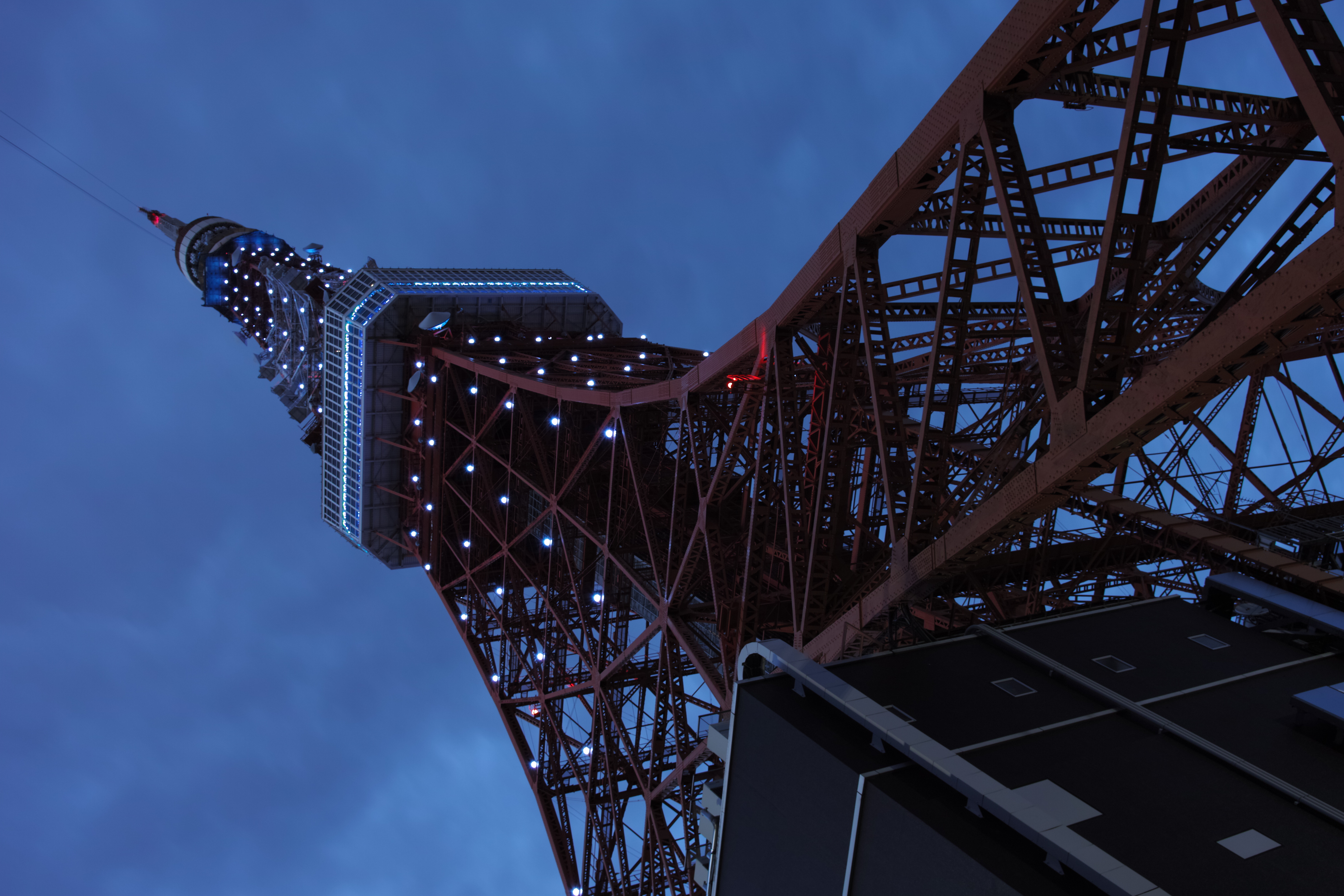 <b>ISO100 / JPEG（RAW+JPEG時のJPEG） / SD1 / 17-50mm F2.8 EX DC OS HSM / 約7.1MB / 3,136×4,704 / 5秒 / F8 / -2.0EV / WB:晴れ / 21mm</b>