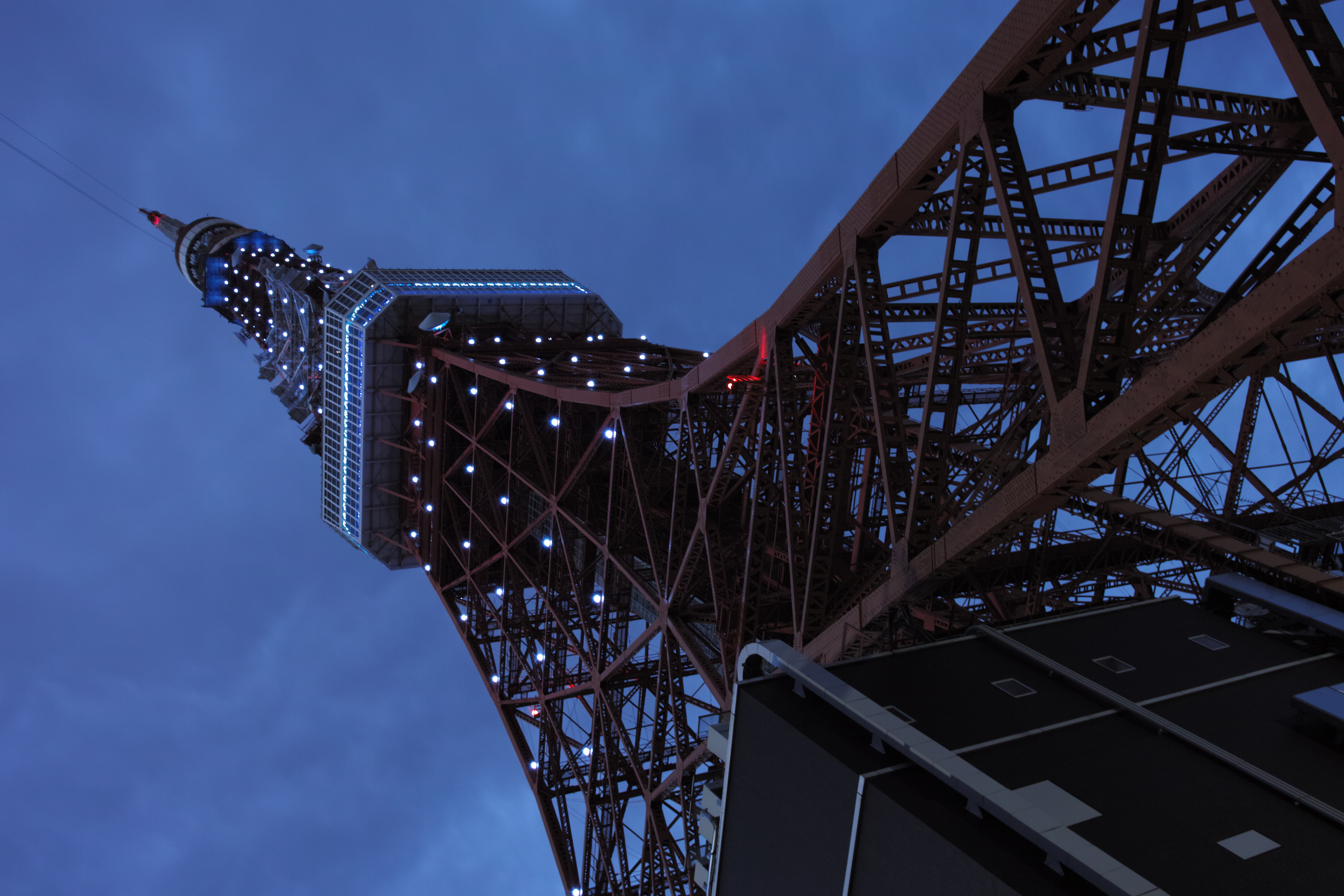 <b>ISO200 / JPEG（RAW+JPEG時のJPEG） / SD1 / 17-50mm F2.8 EX DC OS HSM / 約7.9MB / 3,136×4,704 / 2.5秒 / F8 / -2.0EV / WB:晴れ / 21mm</b>