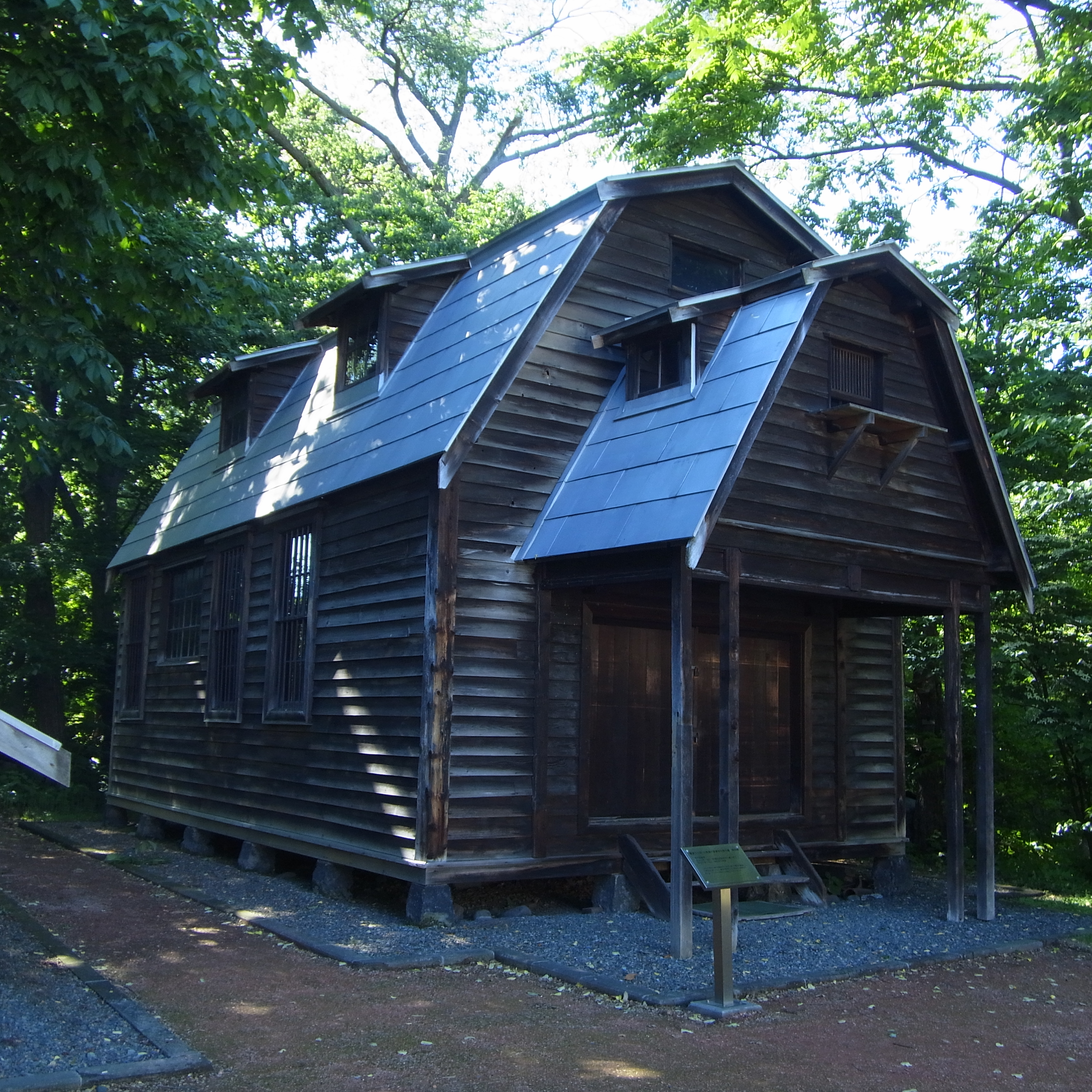 <b>1：1 / 3,456×3,456 / 1/48秒 / F3.9 / 0.0EV / ISO100 / WB：太陽光 / 5mm（28mm相当）</b>