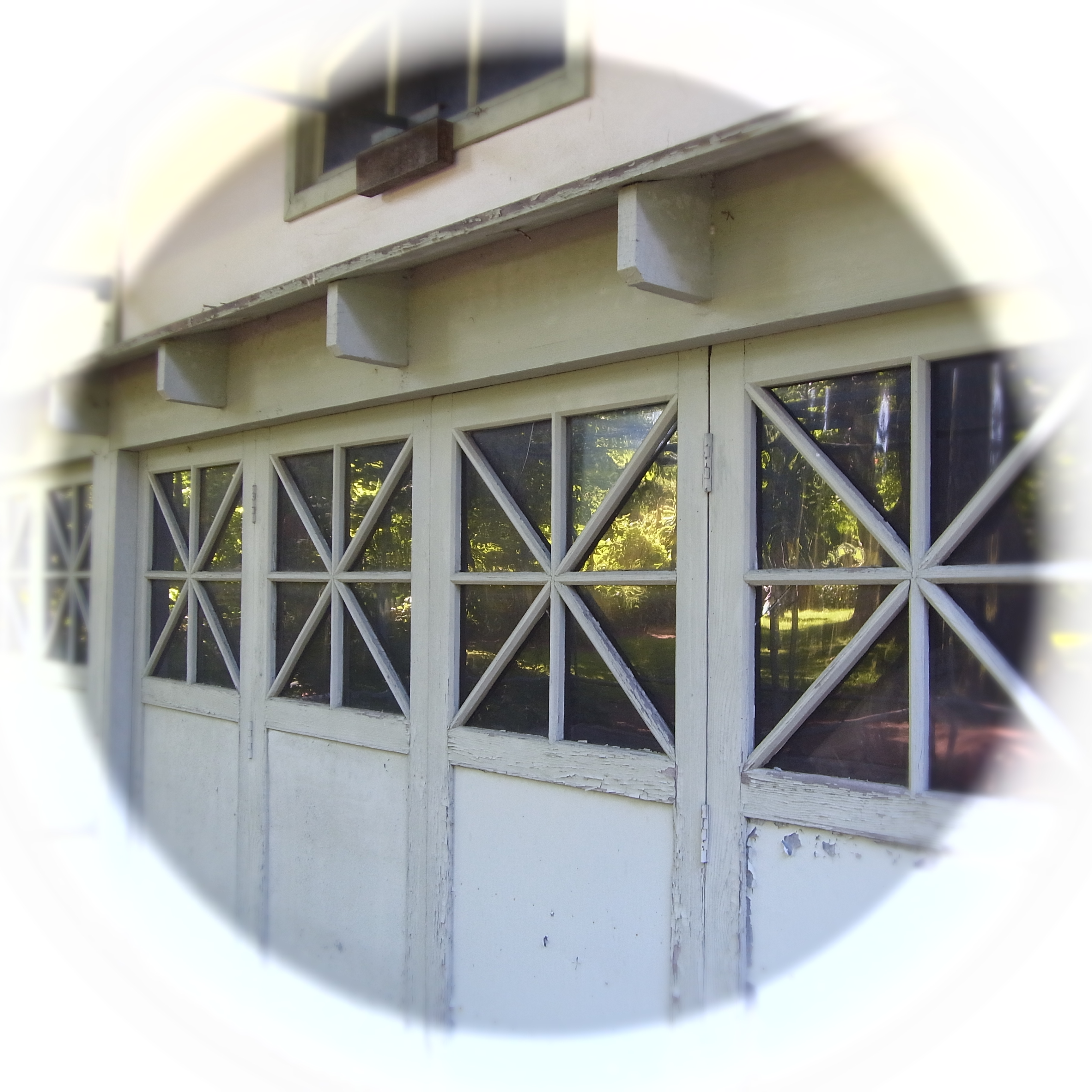 <b>スイーツ（丸窓） / 3,456×3,456 / 1/7秒 / F3.9 / 0.0EV / ISO100 / WB：オート / 5mm（28mm相当）</b>