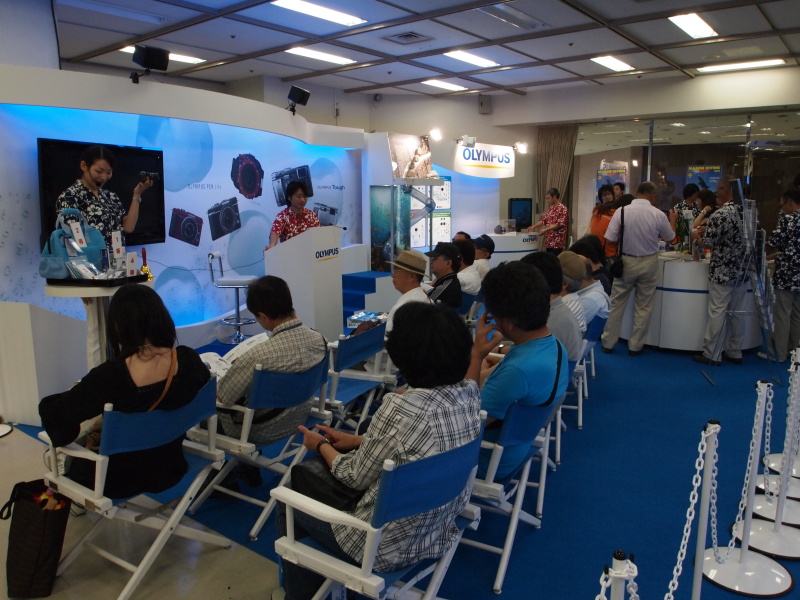 <b>オリンパスブース</b>