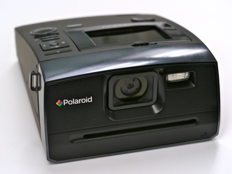 <b>ZINKプリンター内蔵デジタルカメラ「Polaroid THREE」（試作機）</b>