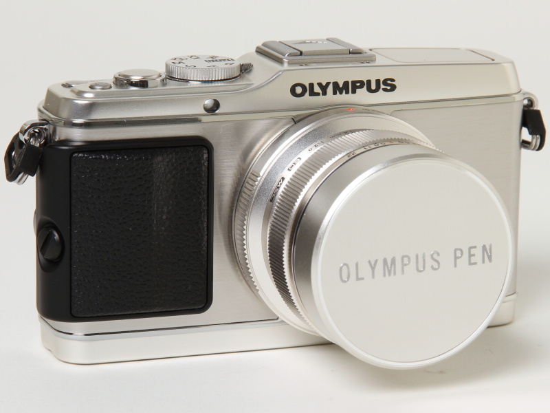 <b>別売レンズキャップ「LC-48」（5,250円）装着例。フードとの併用は不可</b>