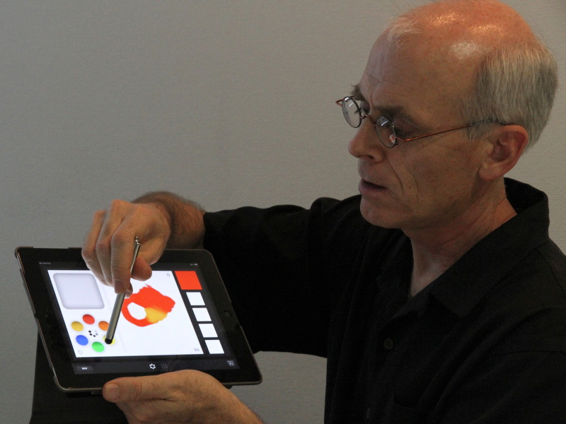 <b>Adobe Color Lavaを紹介するブラウン氏</b>