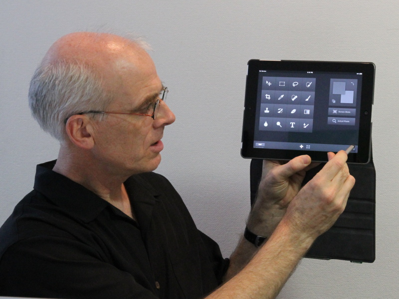 <b>Adobe Navはカスタマイズ可能なツールパレットとして機能</b>