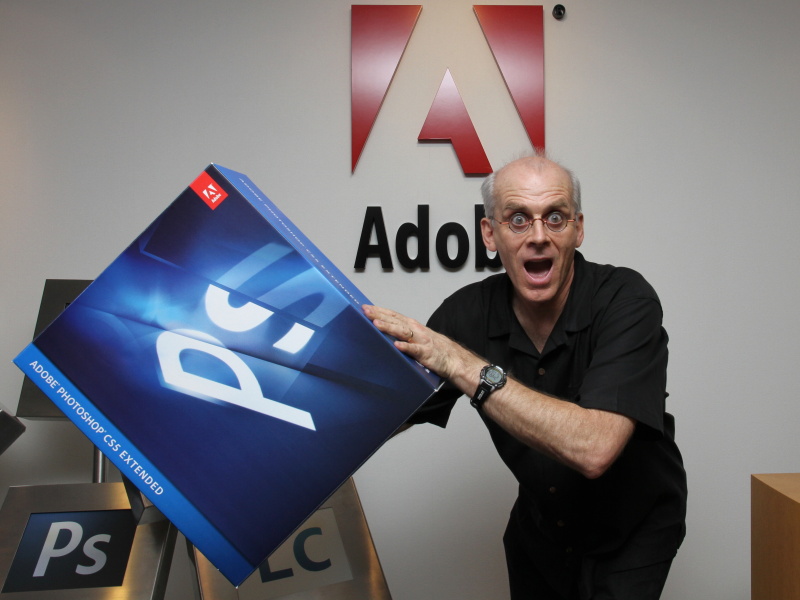 <b>ブラウン氏はインタビューの場でもサービス満点。彼のスーパーテクニック紹介は、各種セミナーなどで一度体感したい</b>