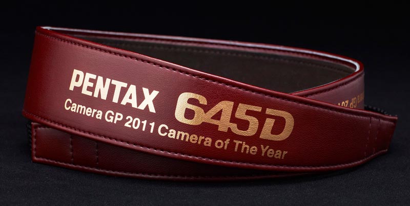 <b>645D japanに含まれる特別ストラップ「O-ST123」</b>