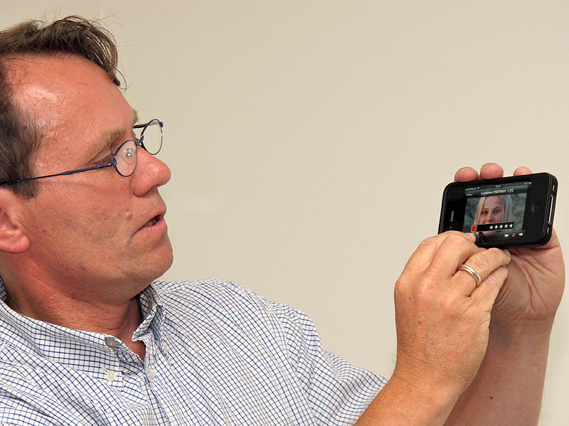 <b>Capture Pilotにより、iPhoneから画像のレーティングを変更しているところ</b>