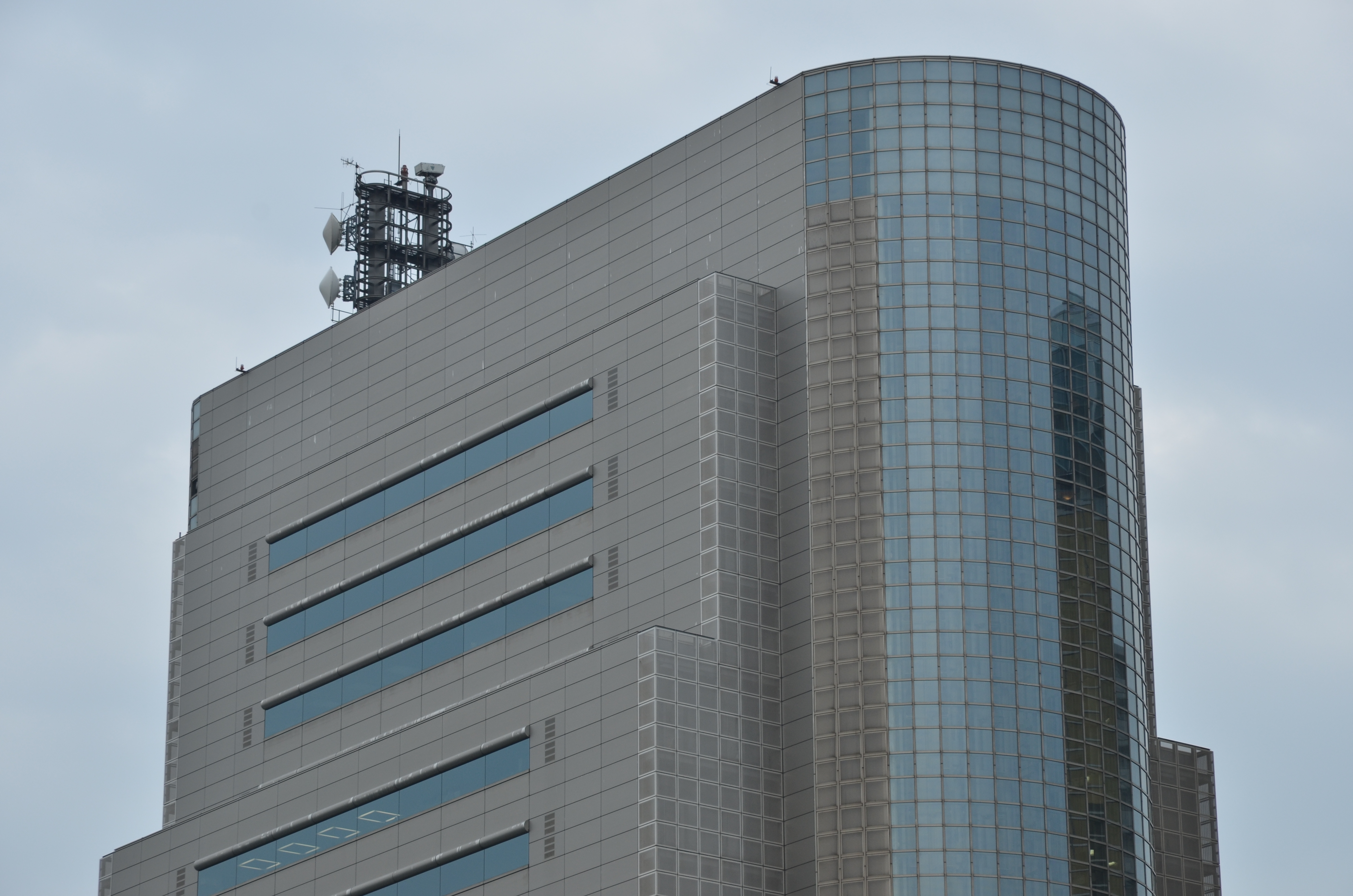 <b>望遠端 / D7000 / AF-S DX NIKKOR 16-85mm F3.5-5.6 G ED VR / 約5.4MB / 4,928×3,264 / 1/80秒 / F8 / 0.0EV / ISO200 / WB:晴天 / 85mm</b>