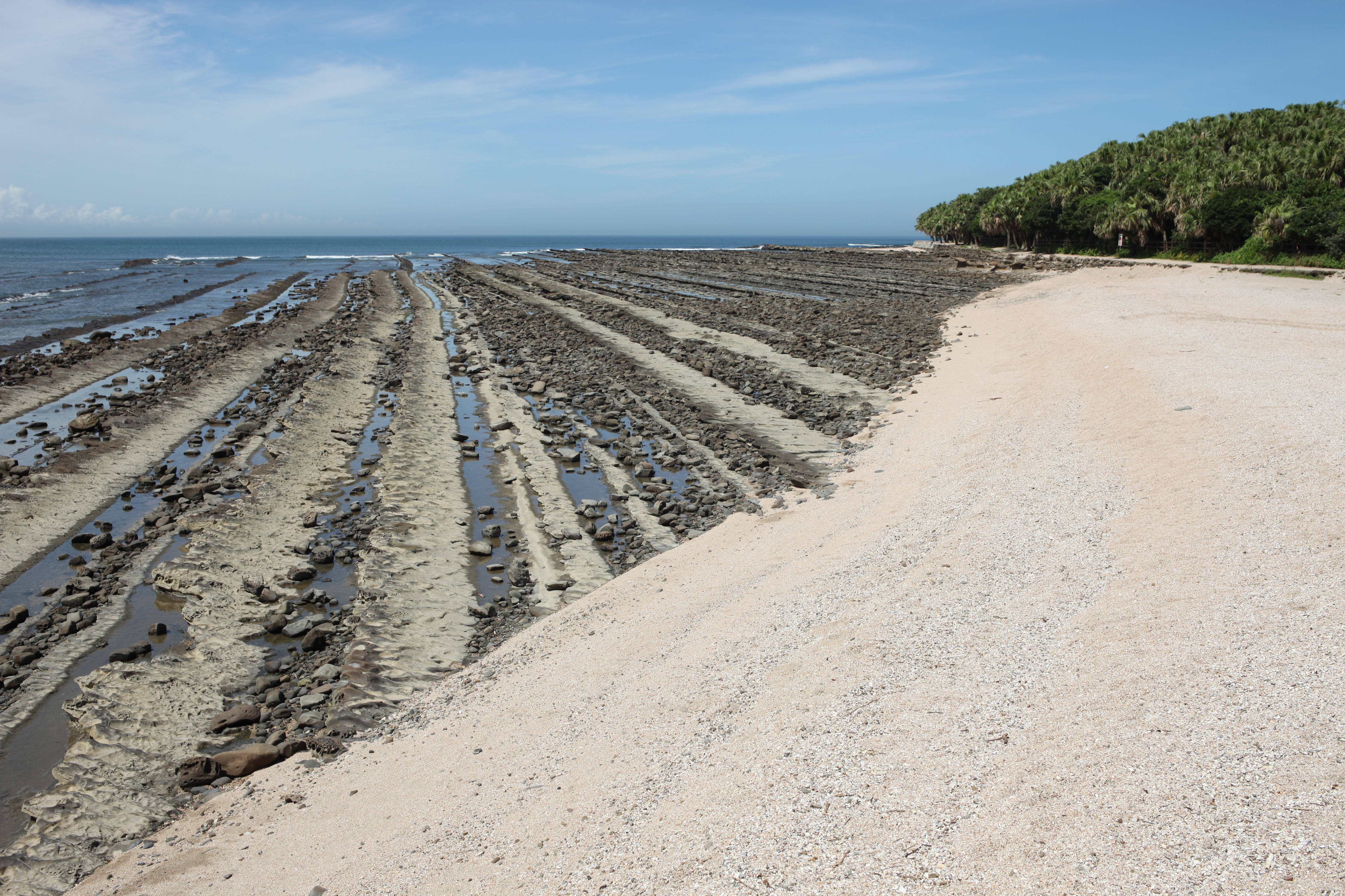 <b>EOS 5D Mark II / Distagon T* 1.4/35 ZE / 約11.7MB / 5,616×3,744 / 1/400秒 / F8 / +0.3EV / ISO100 / WB:太陽光</b>