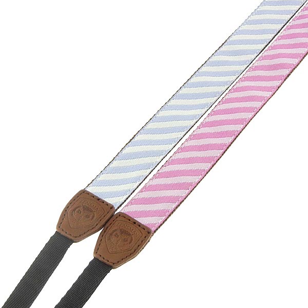 <b>左からブルー、ピンク</b>