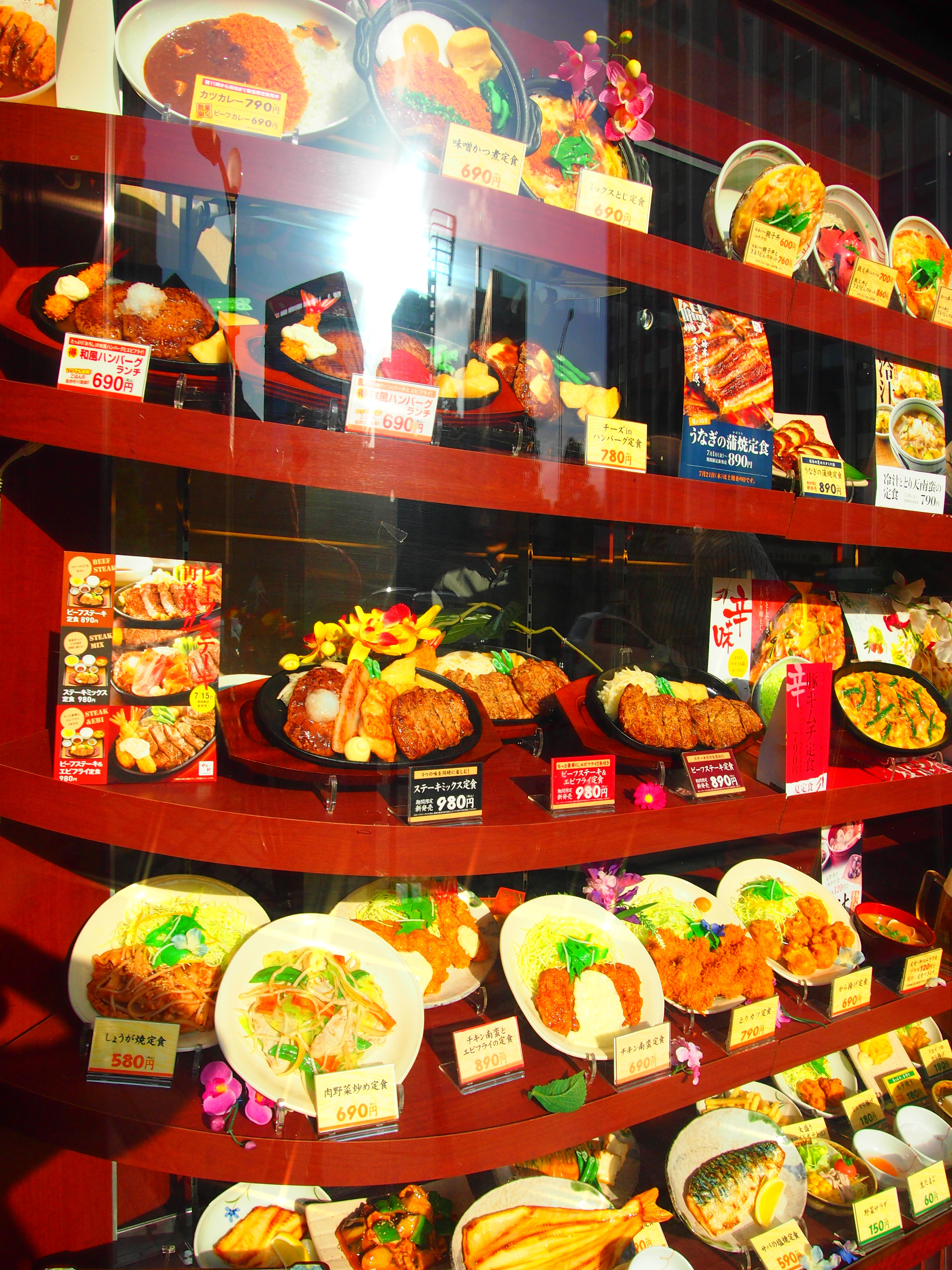 <b>ポップアート。E-P3 / M.ZUIKO DIGITAL 14-42mm F3.5-5.6 II R / 3,024×4,032 / 1/320秒 / F8 / 0EV / ISO200 / プログラム / WB:オート / 14mm</b>