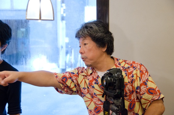 <b>店内撮影に不要なモノを移動する指示</b>