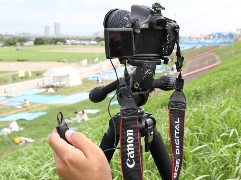 EOS Kiss X5にオプションのケーブルレリーズを接続