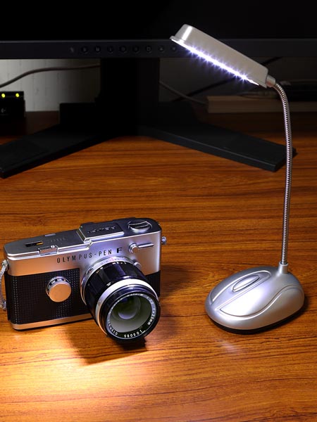 <b>撮影用フレキシブルミニ8LEDスタンドライト使用例</b>