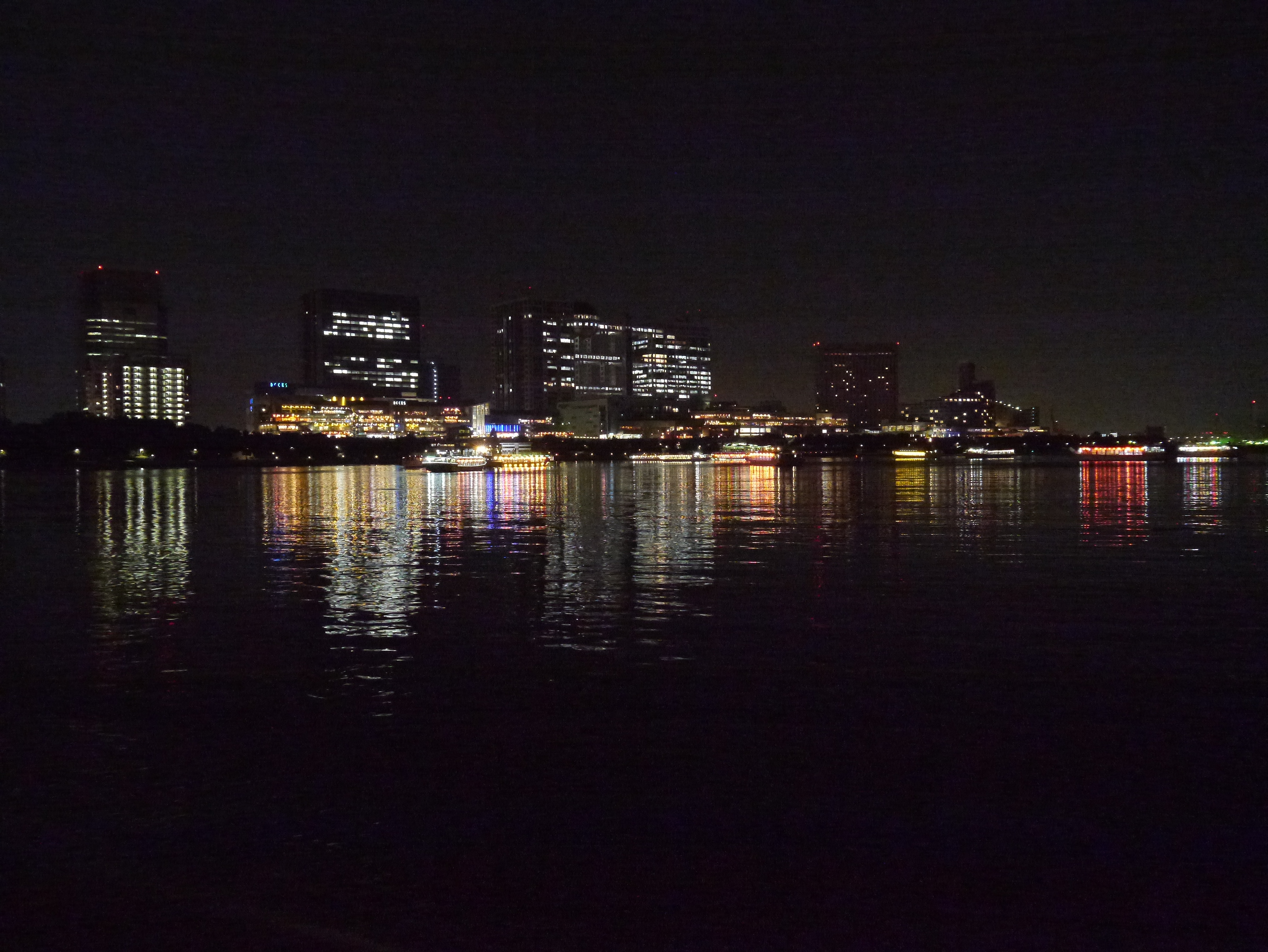 <b>ISO6400 / DMC-G3 / LUMIX G VARIO 14-42mm F3.5-5.6 ASPH. MEGA O.I.S. / 約6.8MB / 4,592×3,448 / 1/10秒 / F5.6 / 0EV WB:オート / 14mm</b>