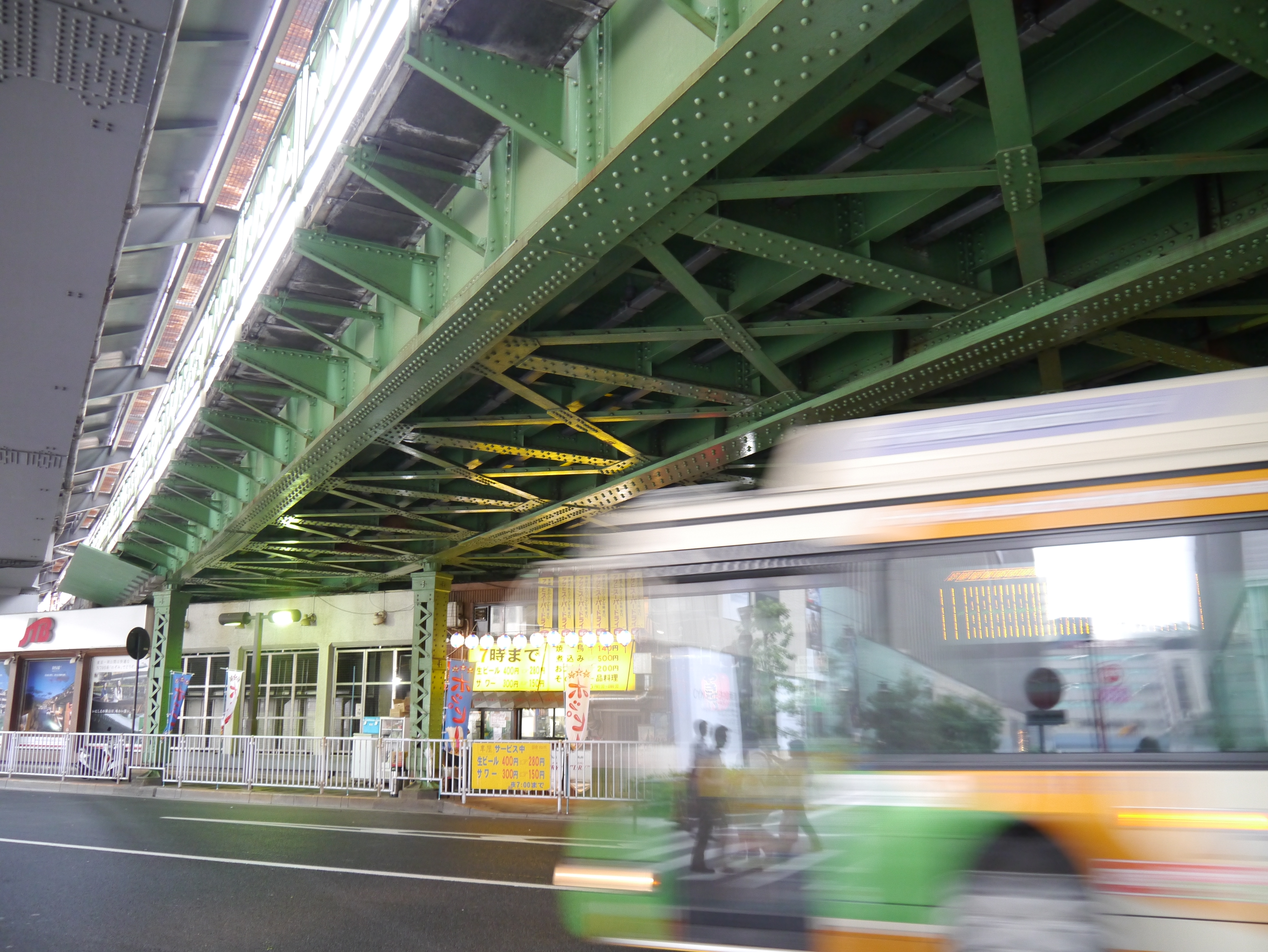 <b>DMC-G3 / LUMIX G VARIO 14-42mm F3.5-5.6 ASPH. MEGA O.I.S. / 約6.3MB / 4,592×3,448 / 1/15秒 / F3.5 / 0EV / ISO800 / WB:オート / 14mm</b>