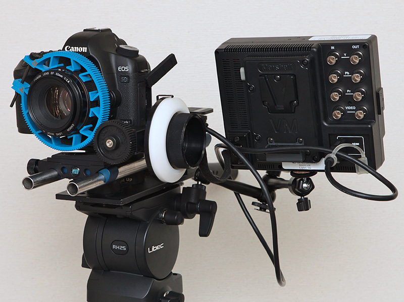 <b>フォローフォーカスや外付けモニターなど、動画用アクセサリーをデジタル一眼レフカメラに付けて撮影するのは珍しいことではなくなった</b>