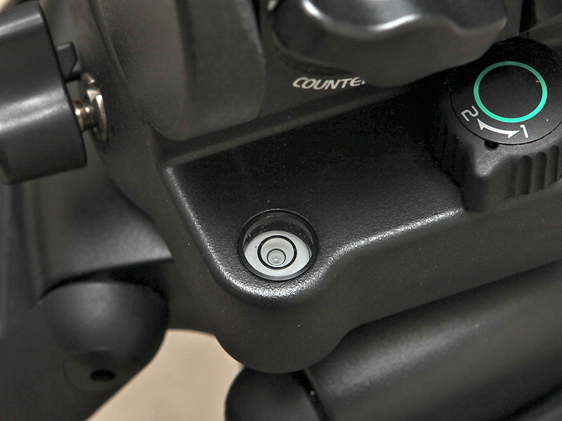 <b>雲台には水準器も備える</b>