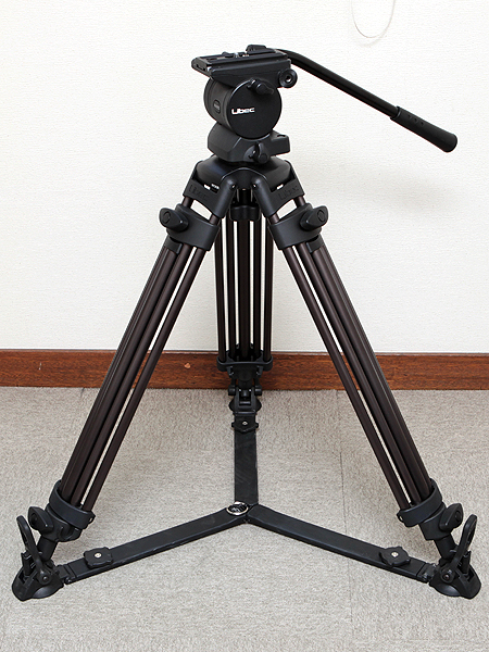 <b>グランドスプレッダーは地面との設置面積が大きくなるので、より安定するとのこと</b>