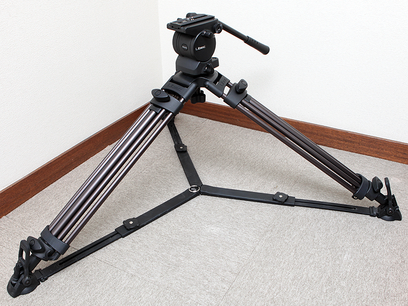 <b>グランドスプレッダーを伸長すればローポジションに設定できる</b>