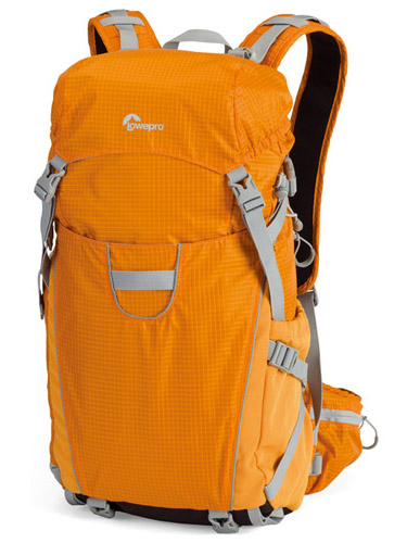 <b>フォトスポート200AW。オレンジ/ライトグレー（左）、ブラック/ライトグレ－（右）</b>