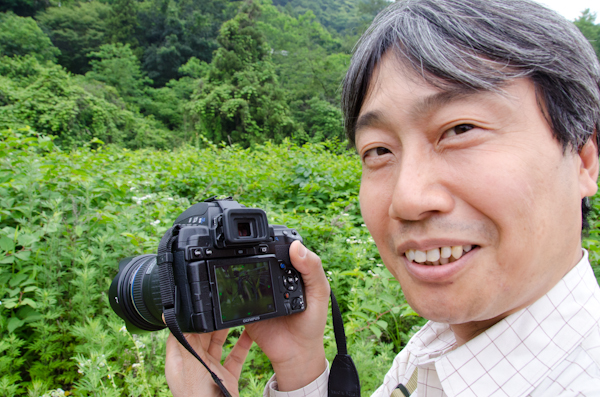 <b>本日の獲物。半分水中での撮影のベストショットを拡大して見せてもらった。ブラボー!!</b>