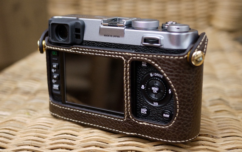 <b>ダークブラウンの装着例</b>