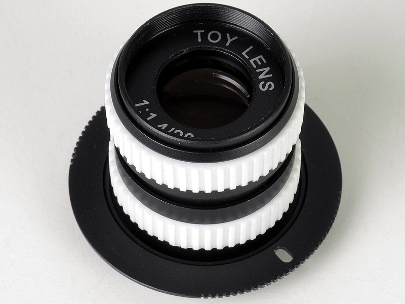 <b>先端には30mm径のネジが切ってある</b>