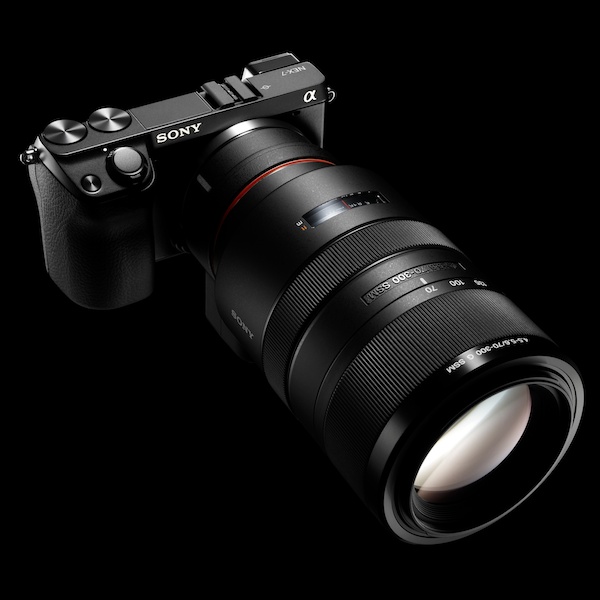 <b>新Aマウントアダプター「LA-EA2」（10月14日発売）の使用例</b>