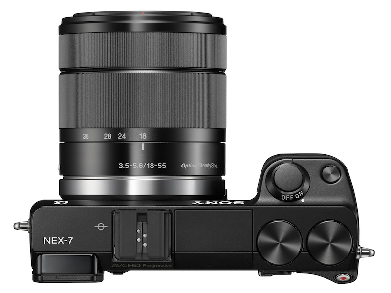 <b>E 18-55mm F3.5-5.6 OSS（NEX-7レンズキット専用色）装着例</b>